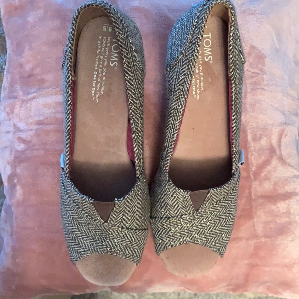 TOMS peep toe wedges, sz 9.5W
